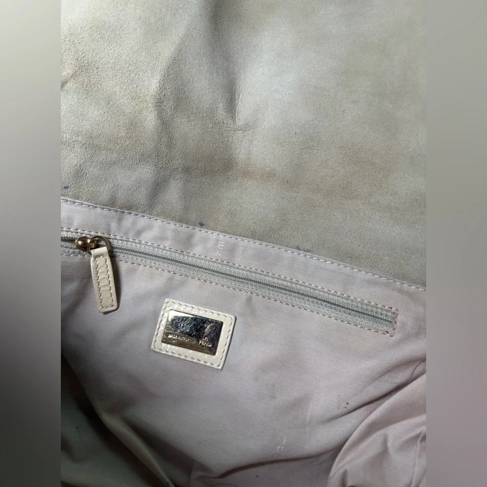 Authentic Fendi Patent Leather Cream Crossbody Bag with Adjustable Strap - Picture 8 of 15